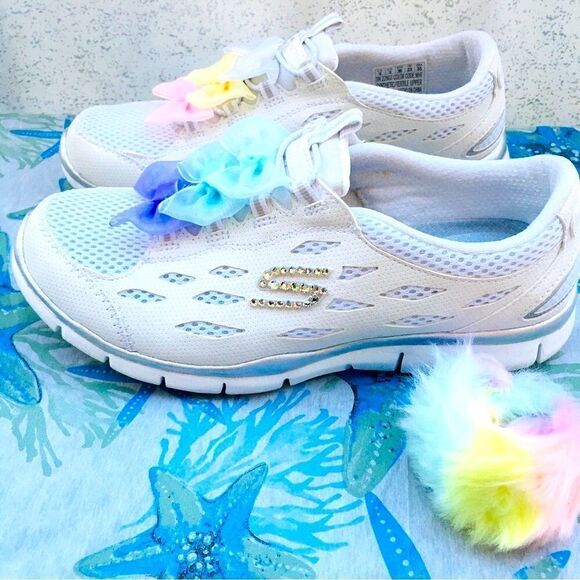 KAWII Swarovski Crystal Custom Skechers🦋💕🌺💝🦋 - Picture 3 of 13